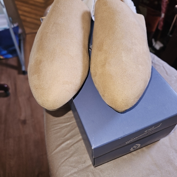 Universal Thread Women’s Mules Sz 8 Tan - Picture 3 of 4